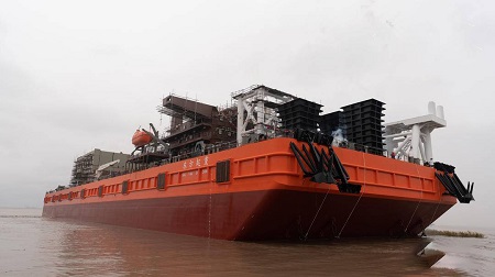 宏強(qiáng)船舶重工建造3000T全回轉(zhuǎn)起重船順利下水