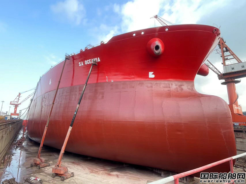 友聯(lián)船廠完成世界最大油輪船殼超水油漆工程