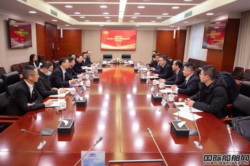 上海振華重工與浙江二輕集團簽署合作備忘錄