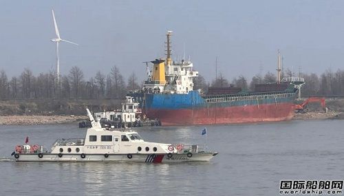 振華海服助力擱淺船“鴻騰68”成功脫困