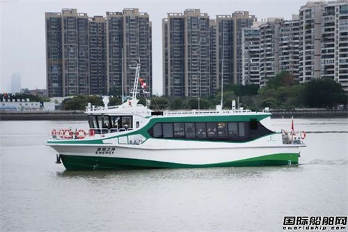 英輝南方為新加坡船東建造60客位鋁合金交通船試航