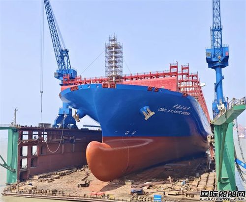 上海中遠(yuǎn)海運(yùn)重工完成集裝箱船船殼有機(jī)硅噴涂及10年特檢