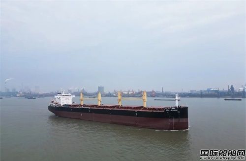 海通海洋一艘63500噸散貨船試航歸來(lái)