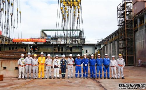 廈船重工承建三德船舶7500車雙燃料汽車船4號船進(jìn)塢建造