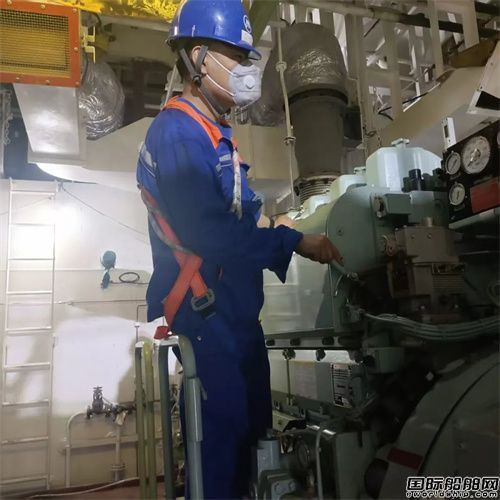 招商工業(yè)青島船廠82000噸散貨船3號(hào)船完成發(fā)電機(jī)動(dòng)車