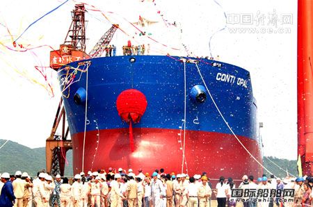 藍(lán)天造船57000噸散貨船順利下水