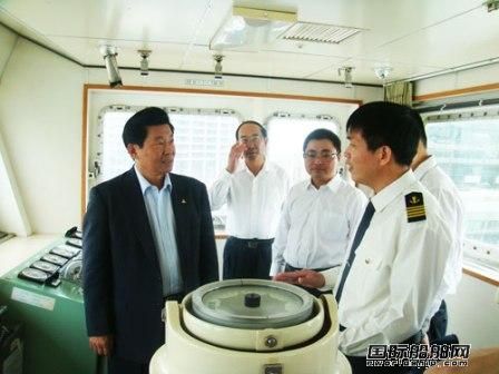 魏家福視察“中遠之星”客輪