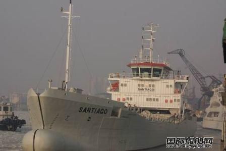 河船重工一工作艇及一開體泥駁離廠