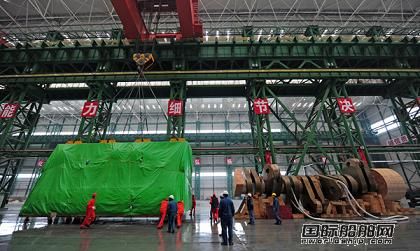 熔安首臺(tái)7RT-flex82T主機(jī)零部件到廠