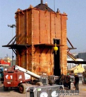 BP用“金鐘罩”回收海底漏油