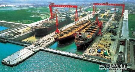 外高橋船廠一艘好望角型散貨船交付